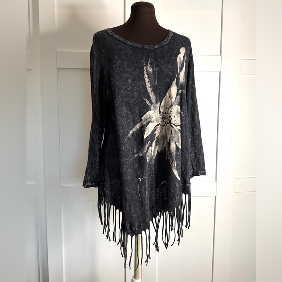 Jess & Jane Mineral Wash Fringed Hem Lagenlook top tunic - Picture 6 of 8